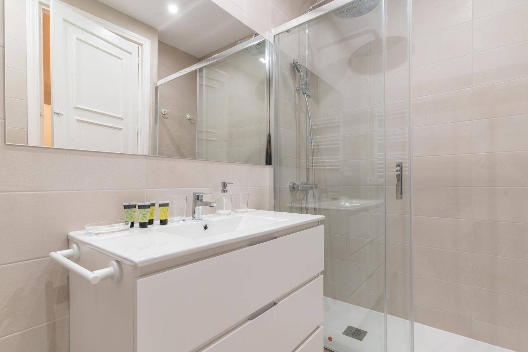 Spacious Central-3Bedrooms 3Bathrooms-Sol Мадрид Екстер'єр фото